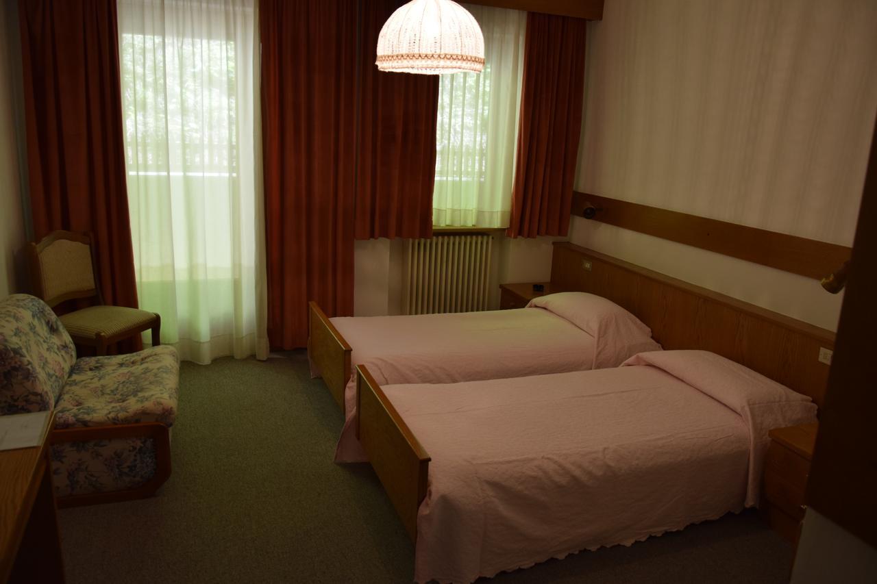 Hotel Alpenrose アッレゲ エクステリア 写真